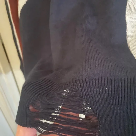 Social Collision Distressed Sweater Xl - Picture 4 of 6